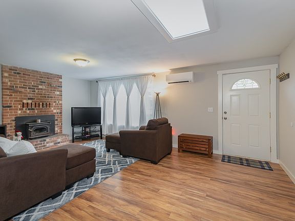 5th image of 6526 Fawcett Ave