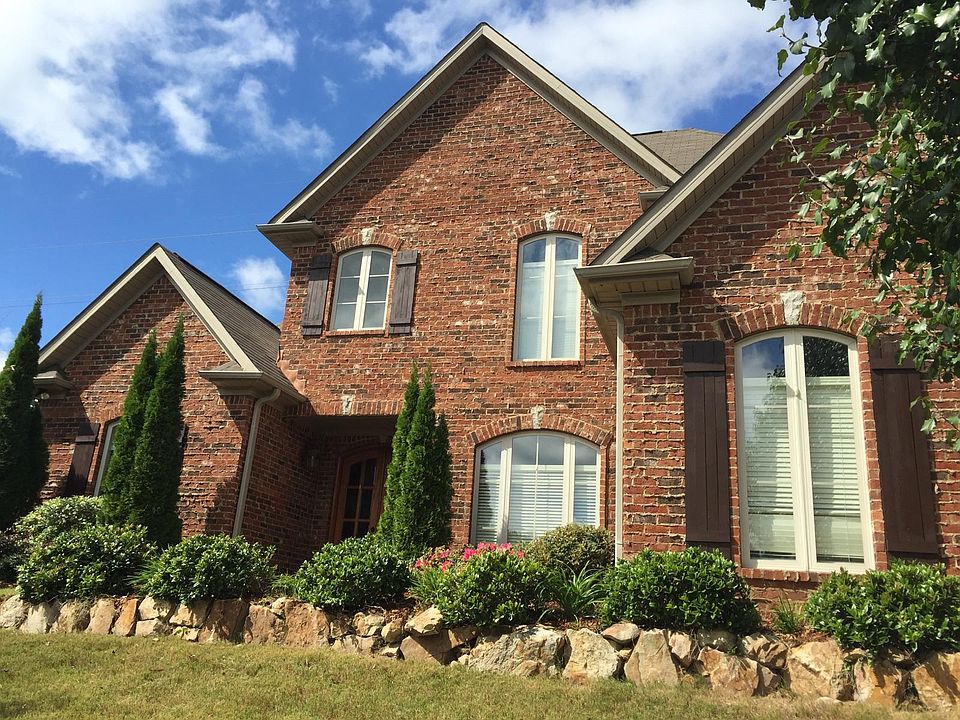 1st image of 826 Lake Crest Dr