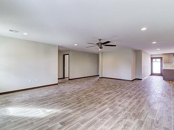 5th image of 3442 W Poinsettia Dr
