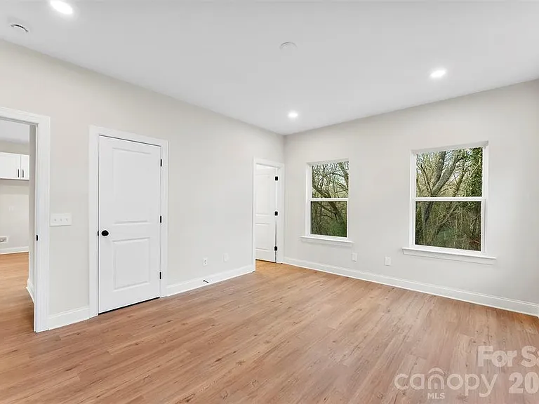 1558 7th Avenue Dr SW — Photo 20