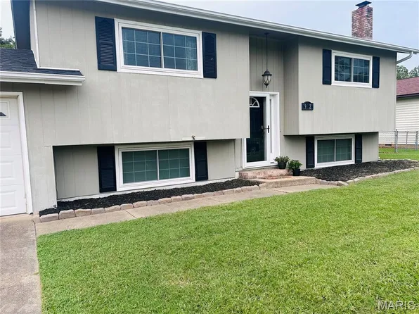 912 Cambridge Dr, Sikeston, MO 63801