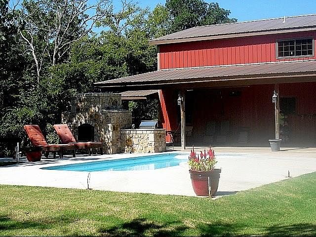 1st image of 900 Adwan Dr