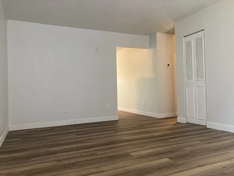 633 SE Flint St #15 — Photo 14