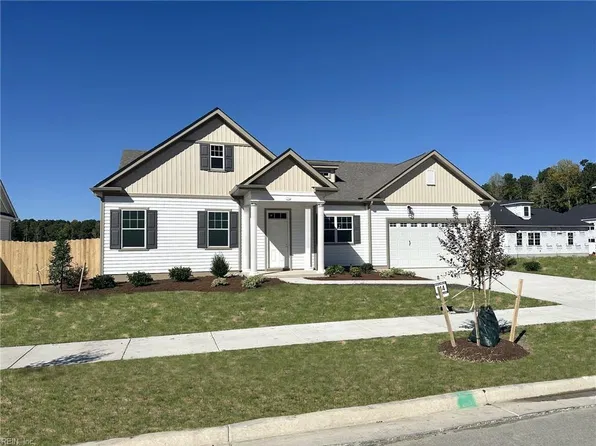 724 Crestfield Dr, Chesapeake, VA 23320