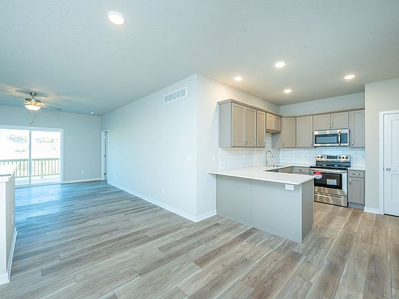 3rd image of 355 Northern Trace Way