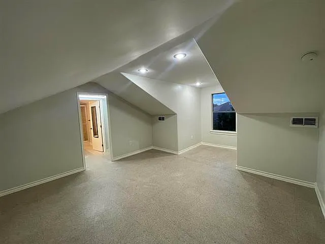 2202 Okane St #10 — Photo 8