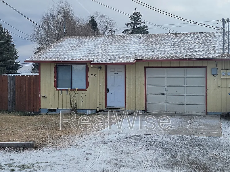 2 bed, 1.0 bath, 967 sqft, $1,650 — Photo 1