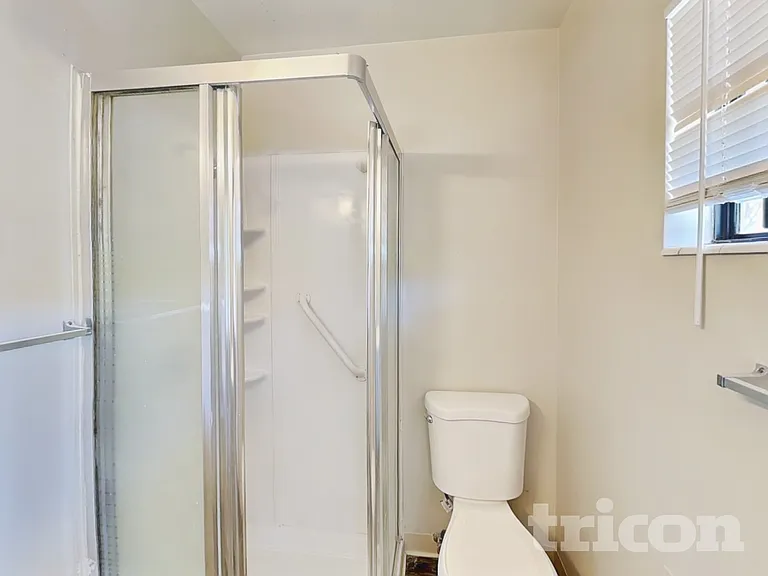 1370 University Ter — Photo 10