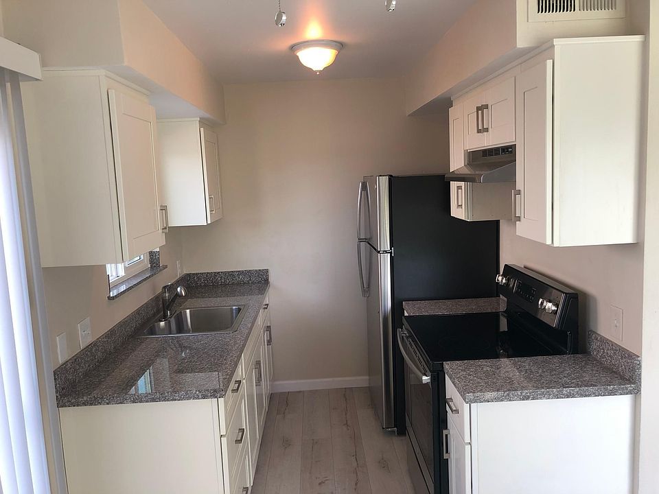 1st image of 4584 Hamilton Ave #3