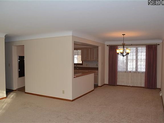 4th image of 2224 Oaklawn Dr