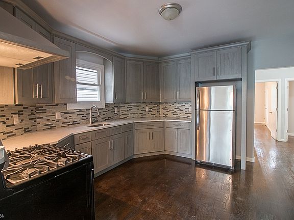 2nd image of 31 N 18th St