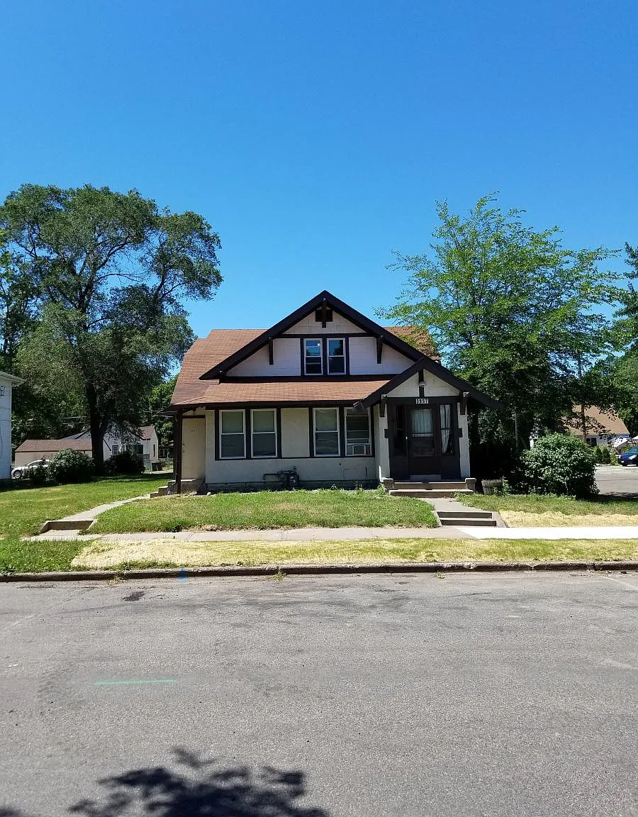 2 bed, 850 sqft, $1,388 — Photo 1