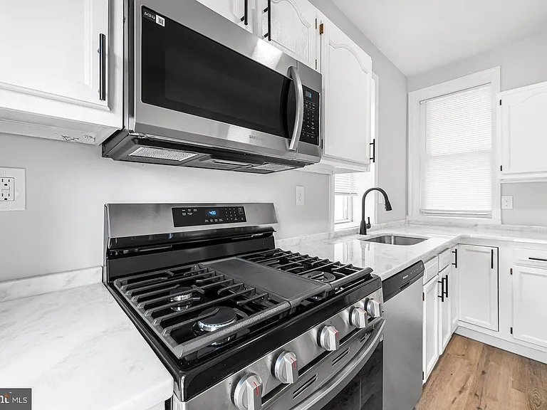 253 Beech St — Photo 4