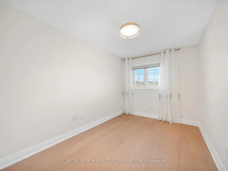 231 Venice Gate Dr — Photo 29
