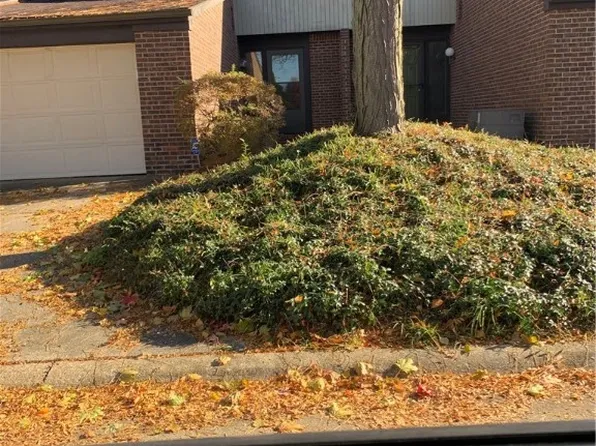 933 Trimble Dr, Akron, OH 44307