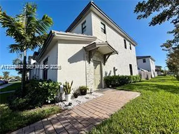 12990 SW 232nd Ln, Homestead, FL 33032