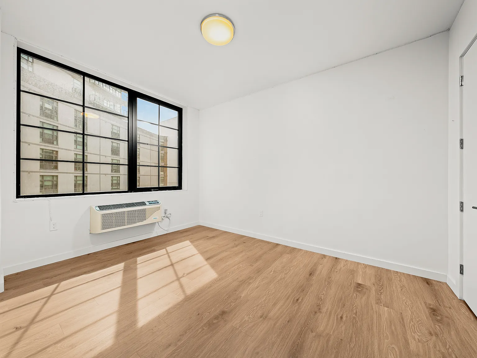 40 Bruckner Boulevard — Photo 1