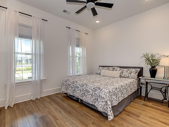 4th image of 106 Sandy Bend Ln