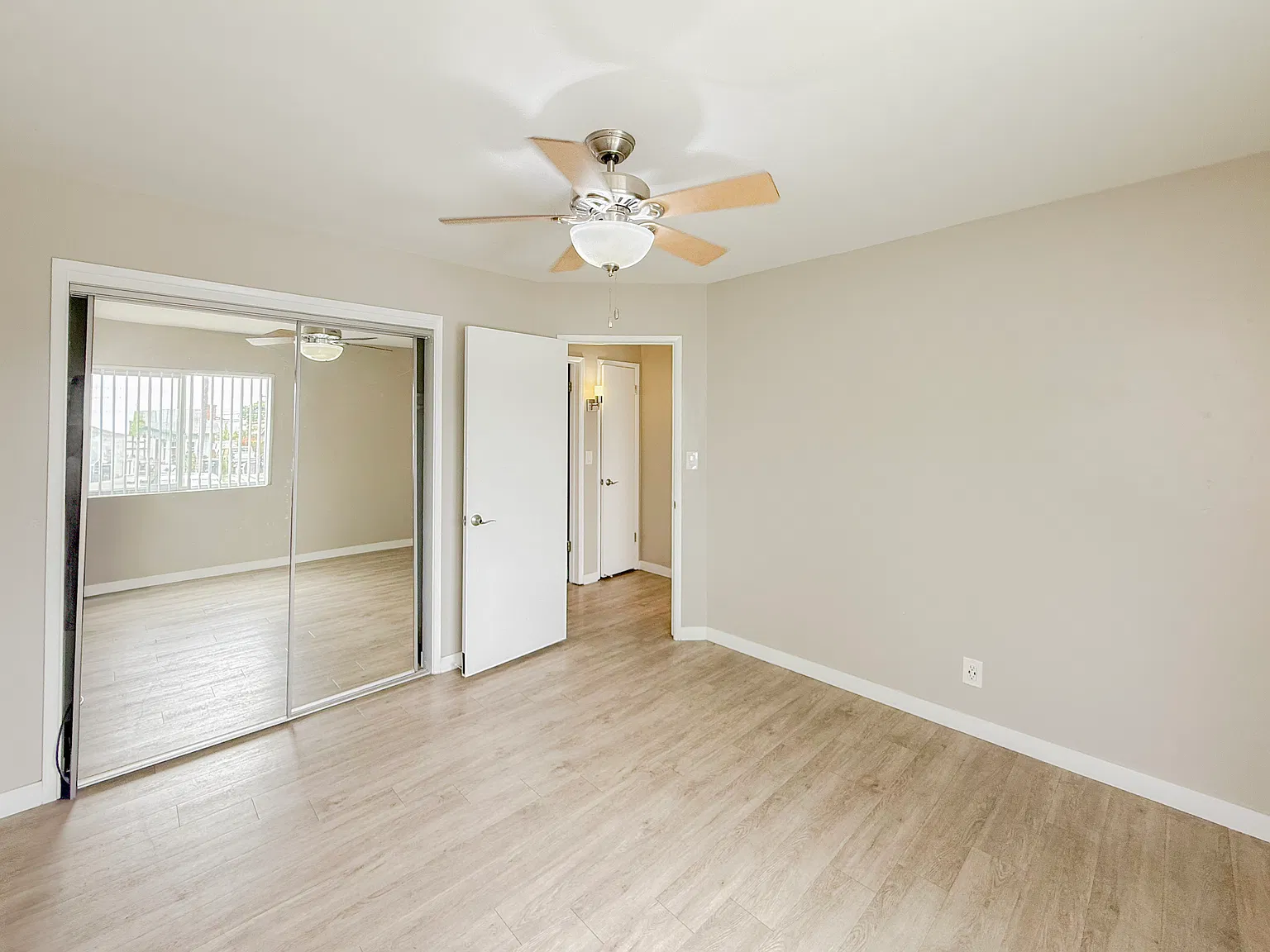 2 bed, 775 sqft, $2,230 — Photo 4