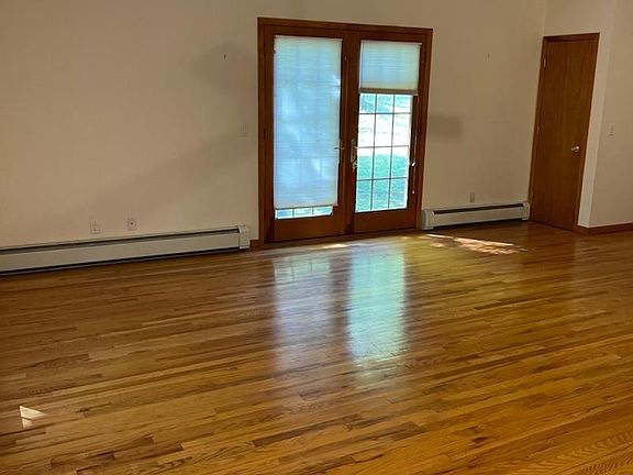 Living room with entrance to the back