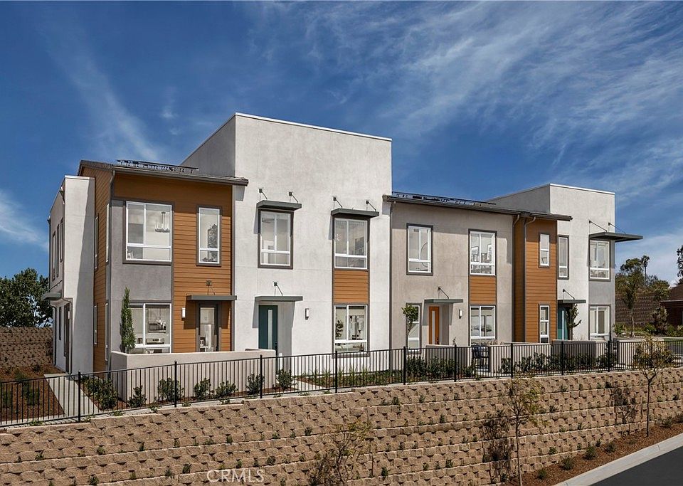 1st image of 934 Crimson Leaf Way