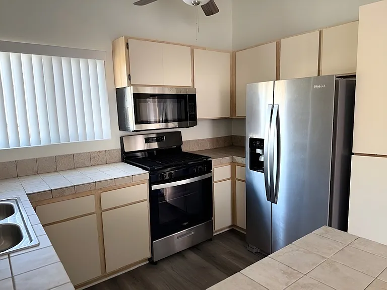 79700 Avenue 42 #B2 — Photo 12
