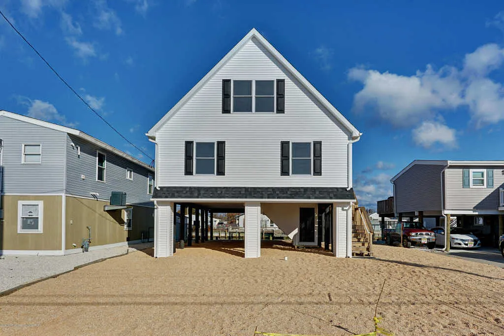 32 Lake Huron Dr photo 1