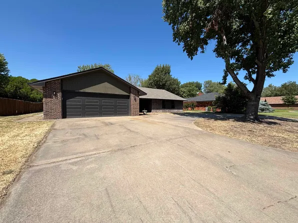1402 Cansler Dr, Enid, OK 73703