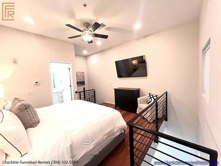 2084 Euclid Ave — Photo 16