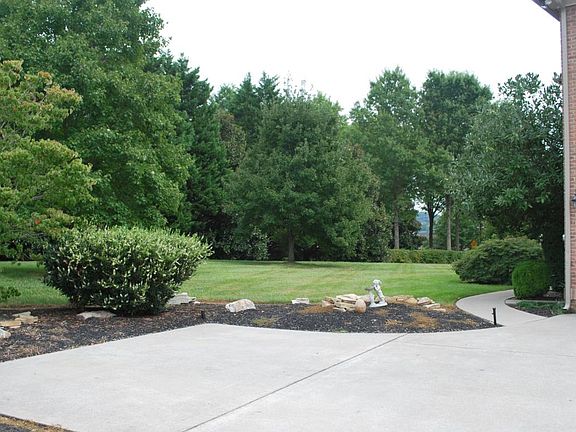 4th image of 1700 Criswell Hill Ln