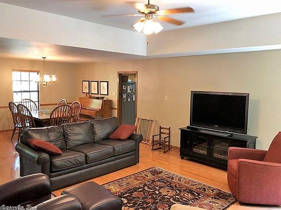 5th image of 17471 Oak Forest Dr