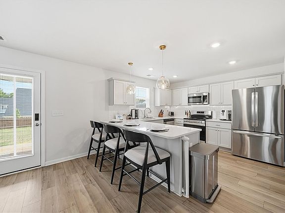 4th image of 181 Braxton Dr
