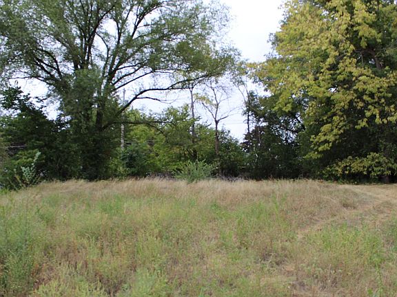 2nd image of 330 19th Ave SW