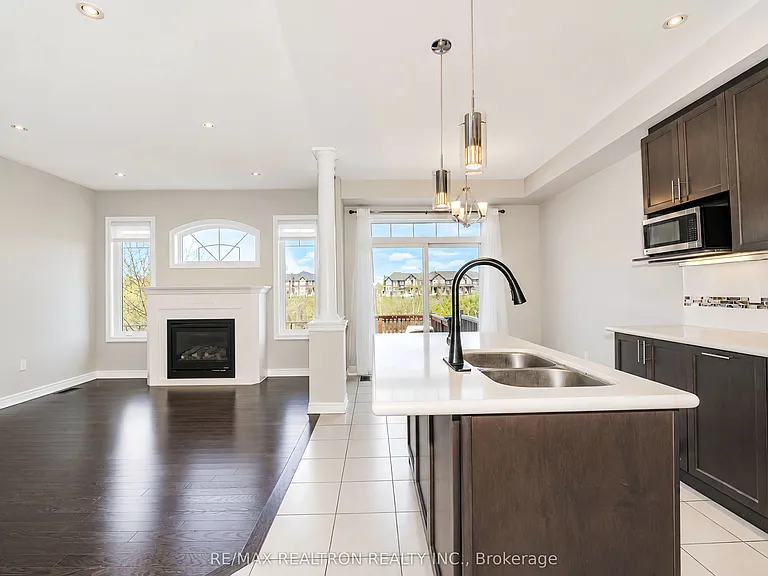 77 Betony Dr — Photo 8