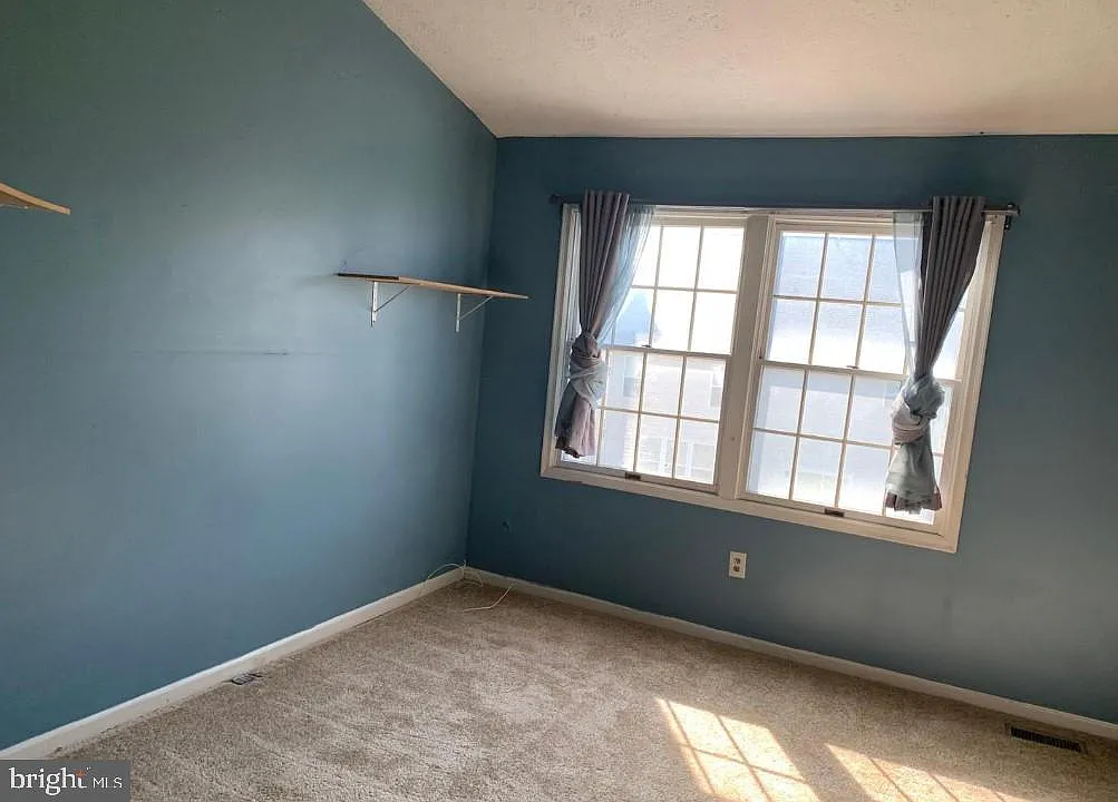 2 bed, 3.5 bath, 1960 sqft, $2,300 — Photo 3
