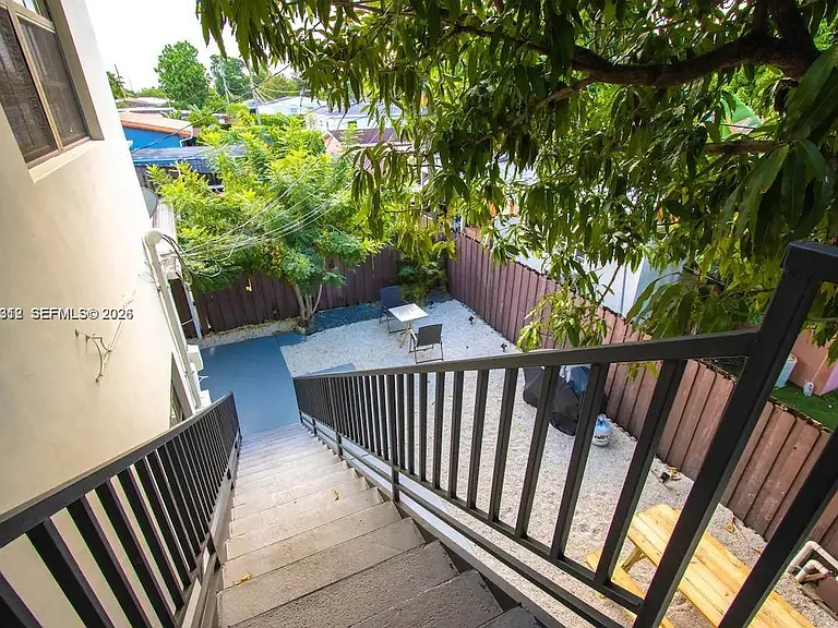 5911 SW 5th Ter #B — Photo 11