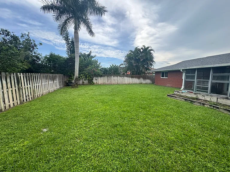 27617 Suffridge Dr — Photo 19