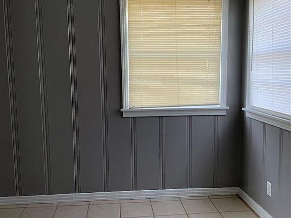 3rd image of 1317 Long Ave