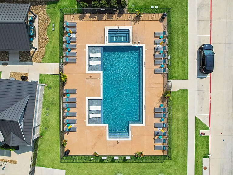 VLux Stoneridge — Photo 105