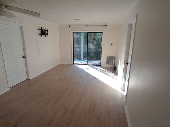 3rd image of 1747 Jack Warner Pkwy APT 214-B