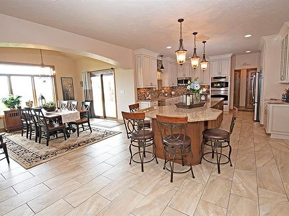 3rd image of 7966 Natalie Ln