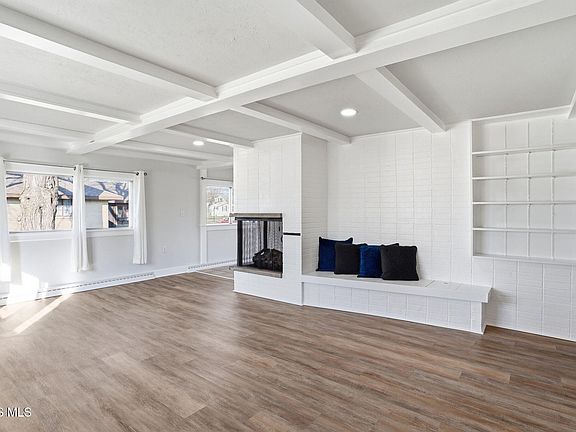 4th image of 810 McConnell St