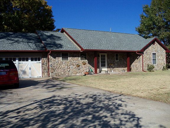 2nd image of 2428 Woodland Dr