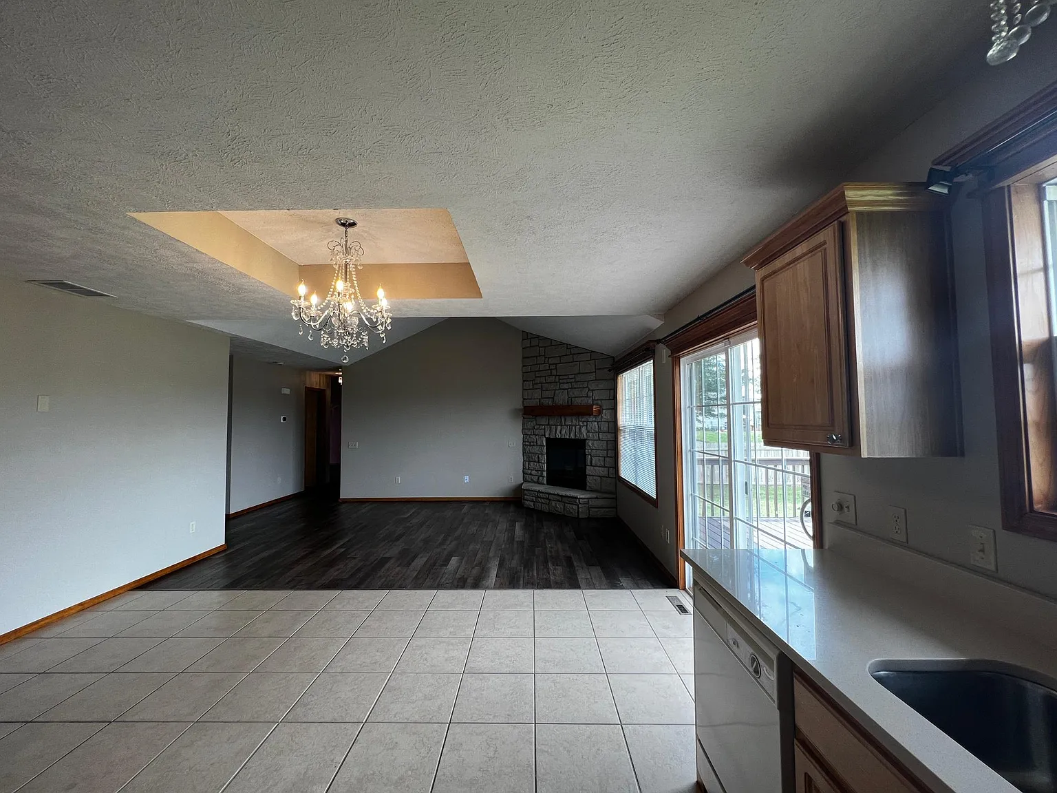 3443 S Farm Road 129 — Photo 3