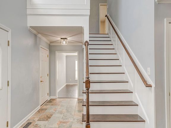 3rd image of 232 Newport Drive