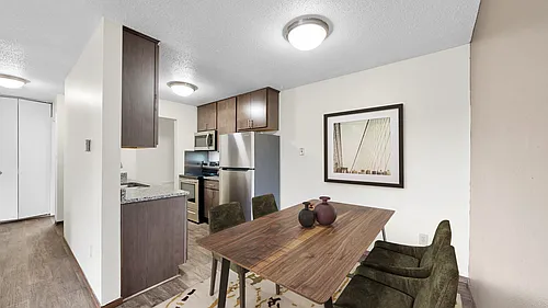 Burnsville Parkway Apartments Photo 1