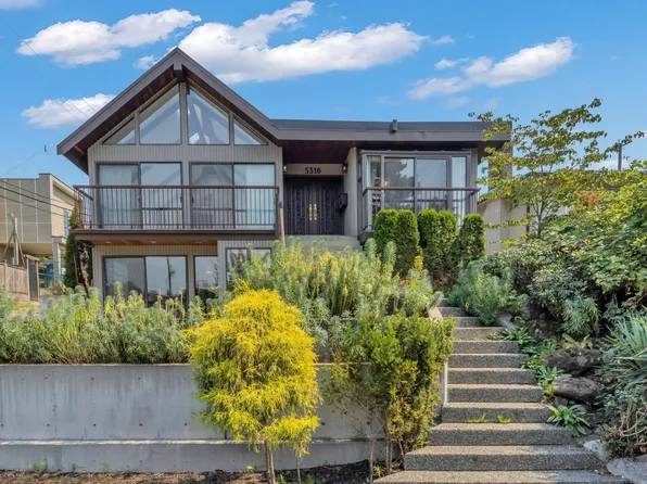 5316 Fleming St, Vancouver, BC V5P 3E9