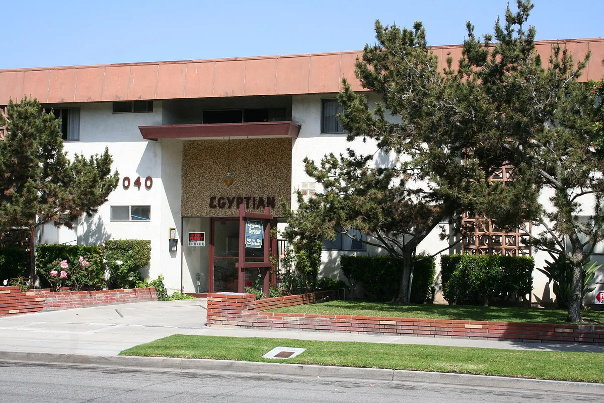 Building Photo - 17040 Yukon Ave #21