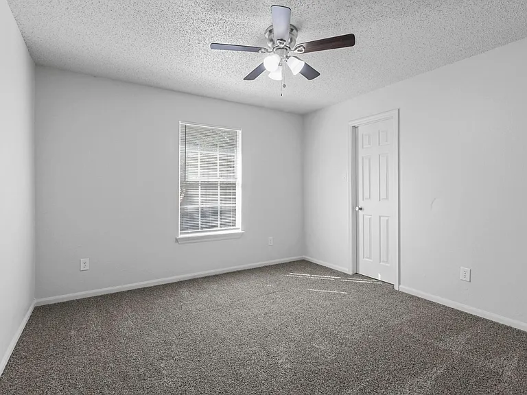 2313 Longmeadow St — Photo 31