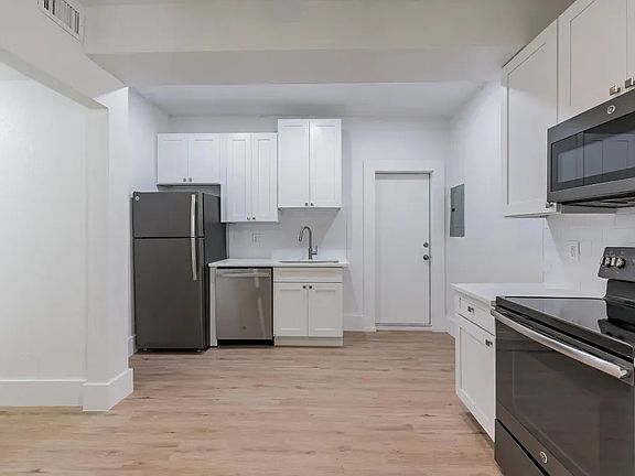 2nd image of 224 S Melville Ave APT 3